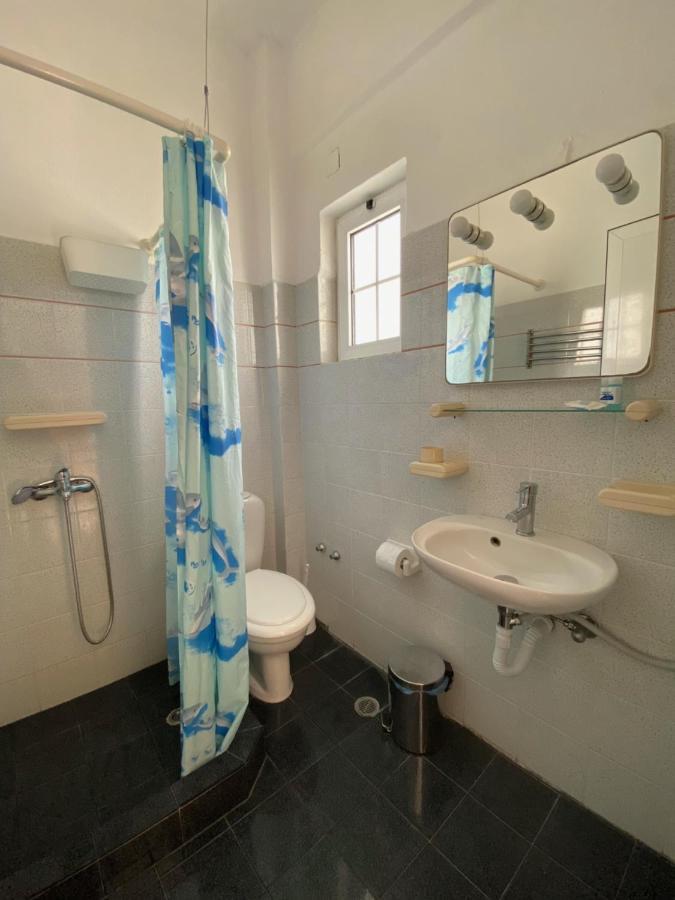 Blue Dolphin Studios And Apartment Вайя Экстерьер фото