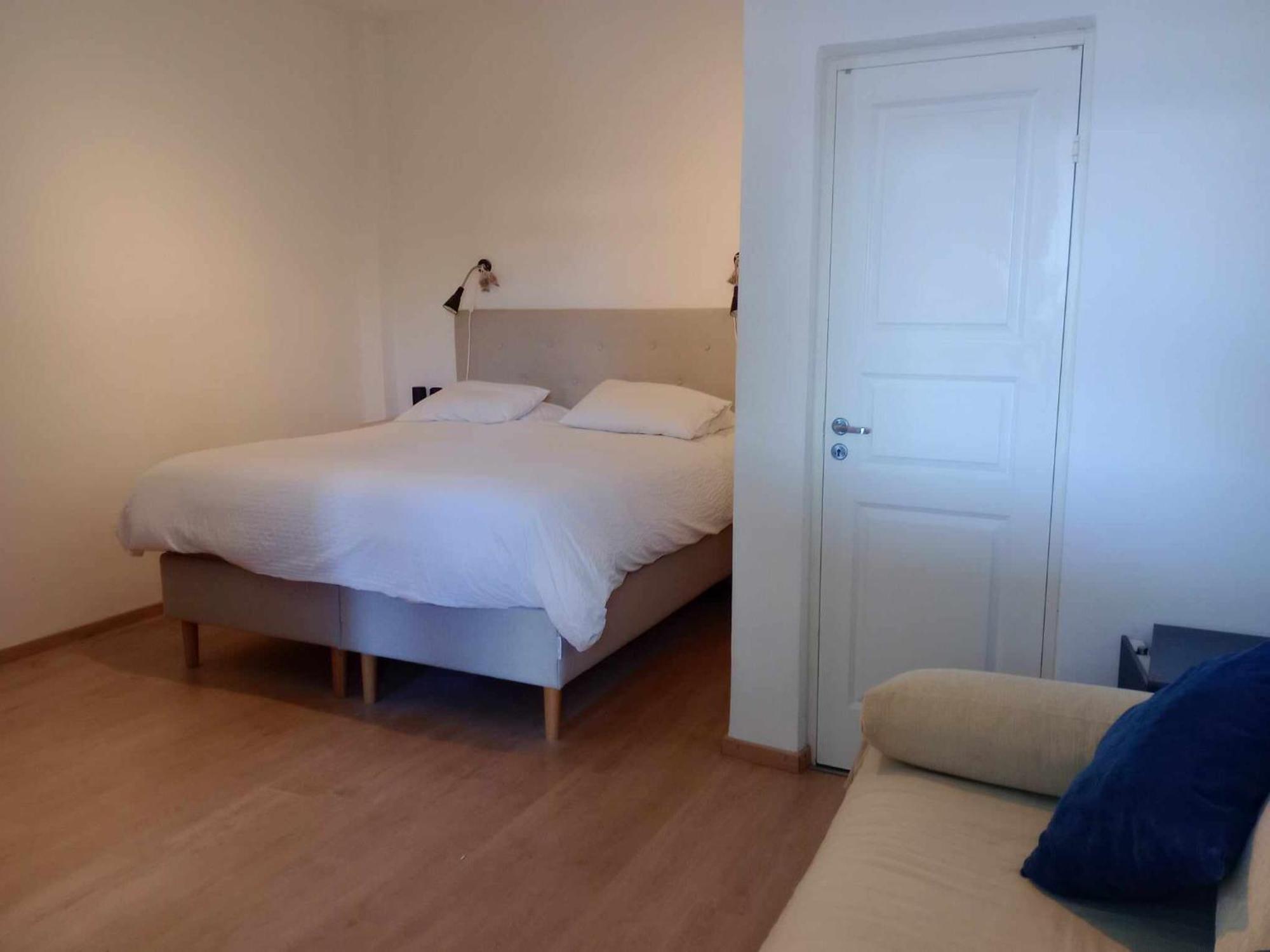 Blue Dolphin Studios And Apartment Вайя Экстерьер фото