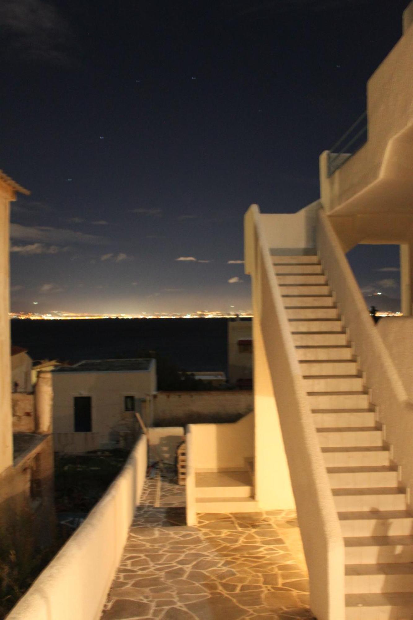 Blue Dolphin Studios And Apartment Вайя Экстерьер фото