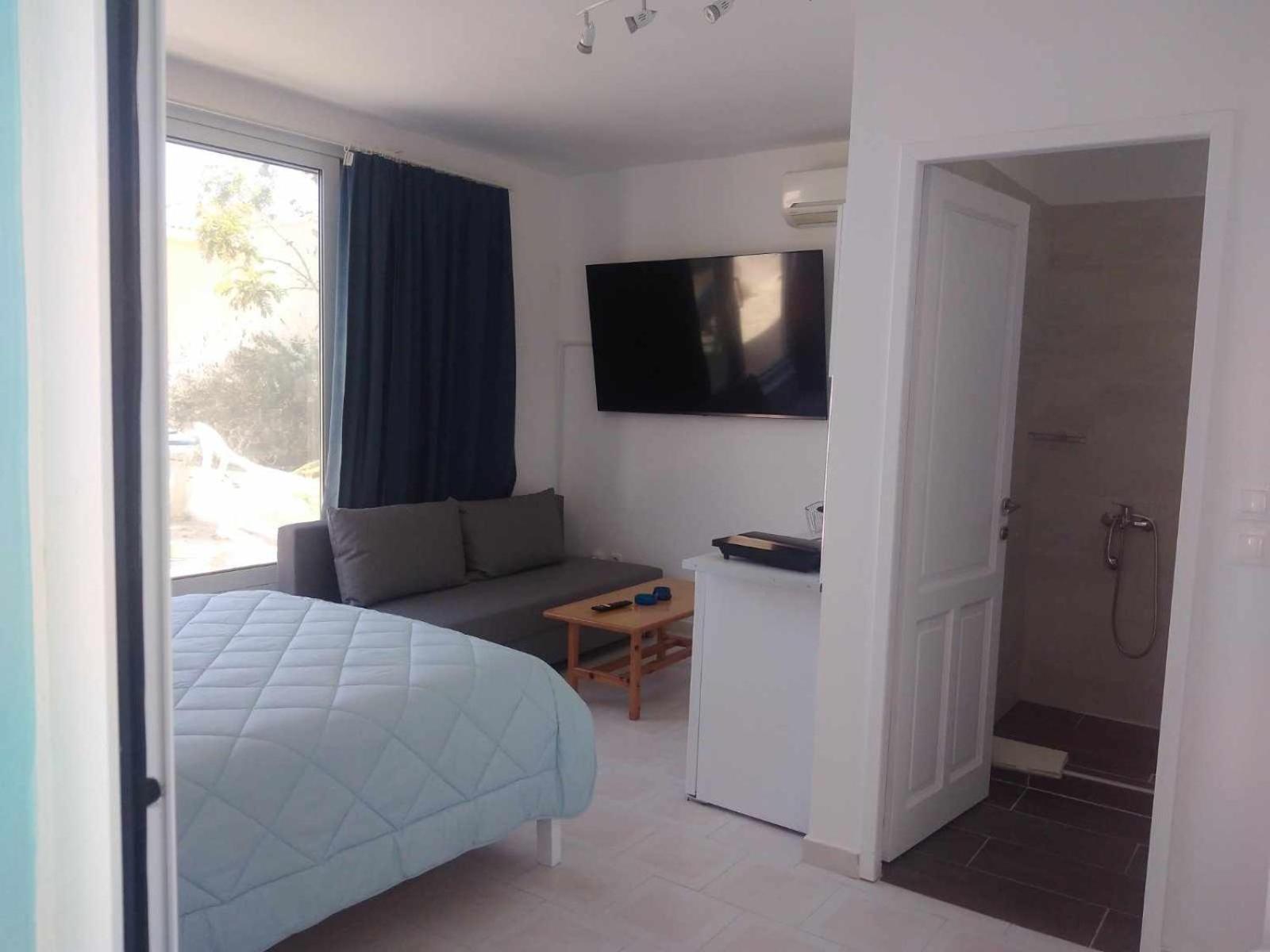 Blue Dolphin Studios And Apartment Вайя Экстерьер фото