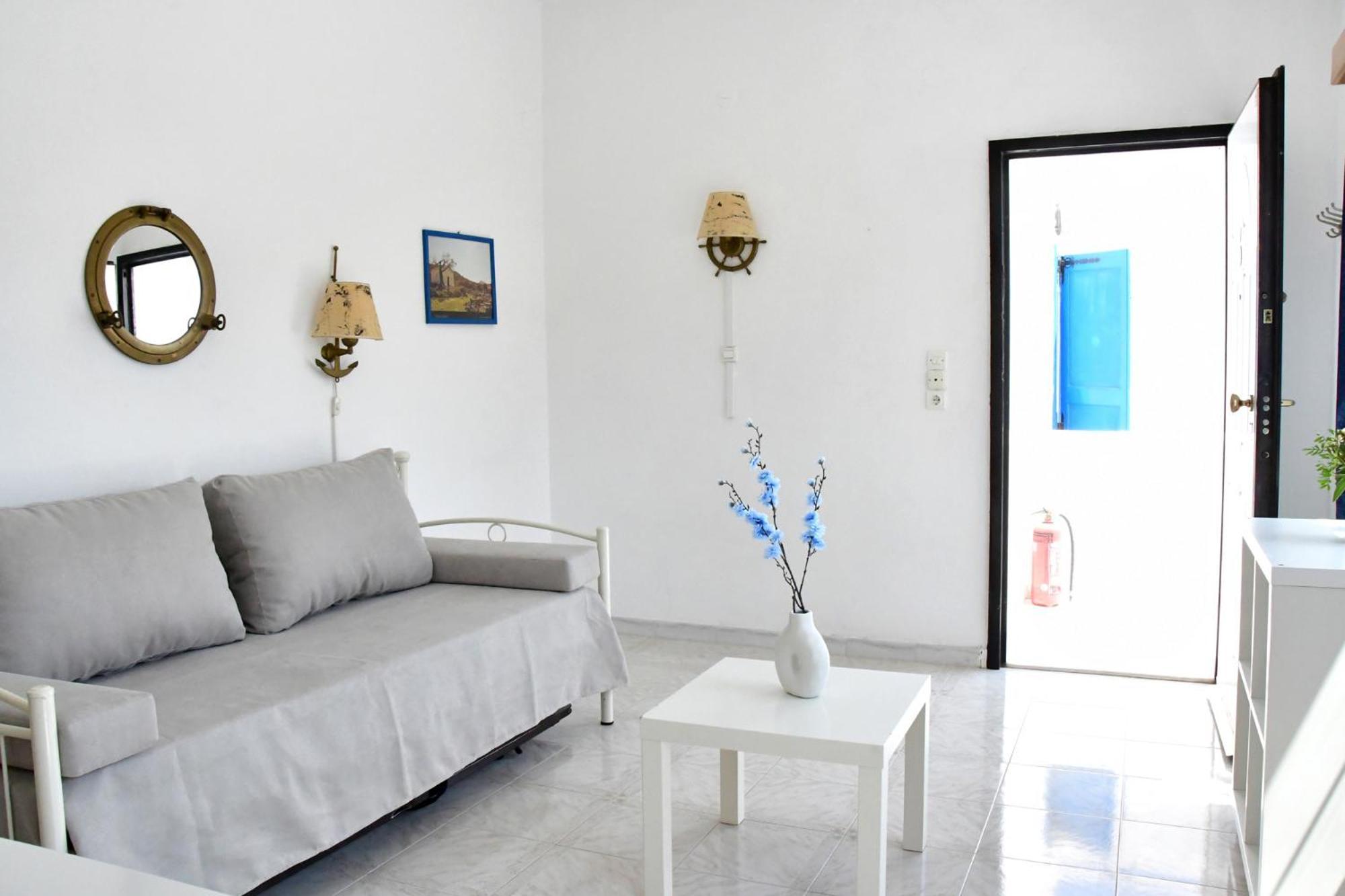 Blue Dolphin Studios And Apartment Вайя Экстерьер фото