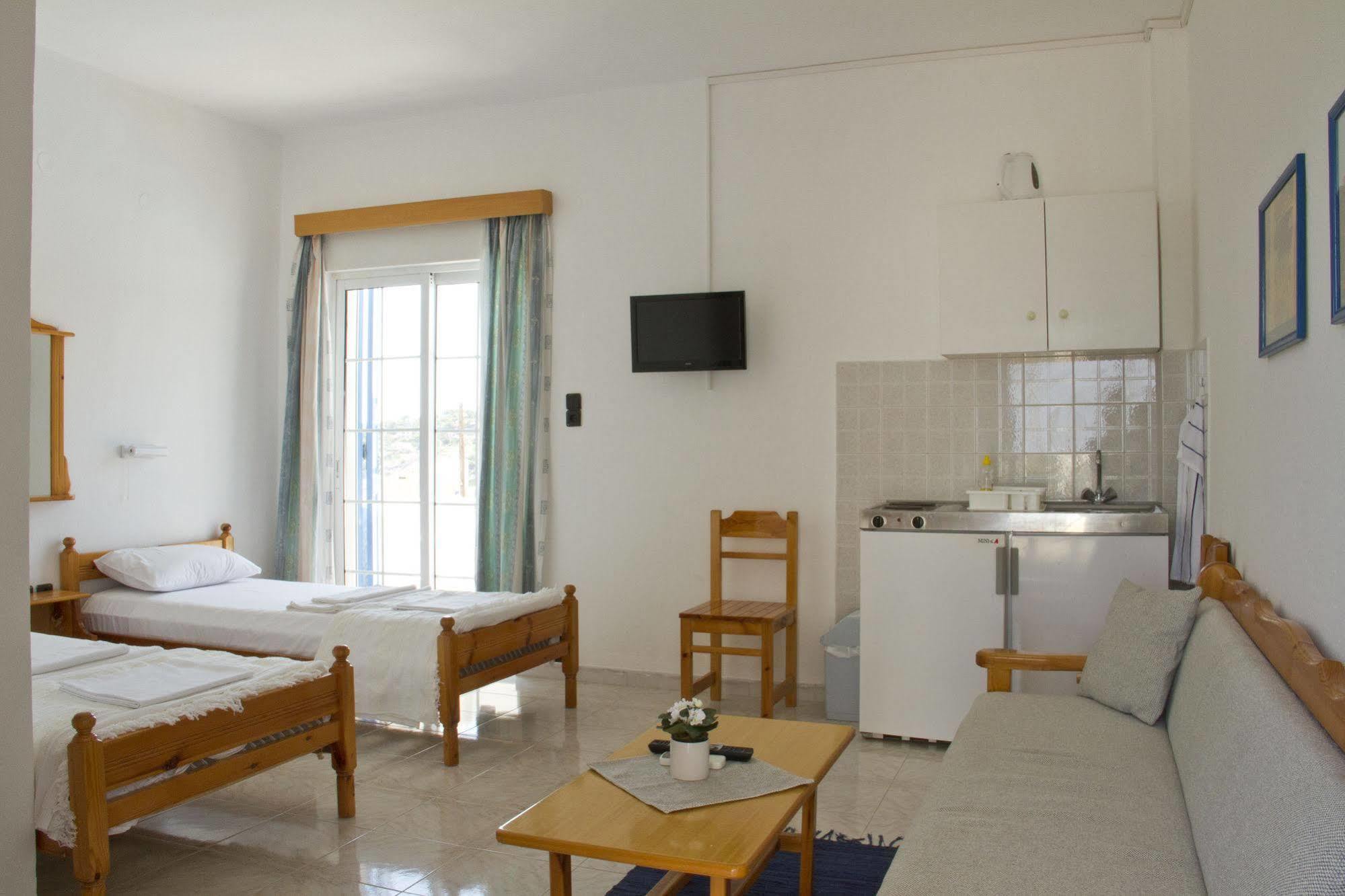 Blue Dolphin Studios And Apartment Вайя Экстерьер фото